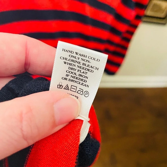 Ann Taylor women’s sweater, v-neck, 3/4 sleeve, elastic waist SZ XL navy red - Picture 6 of 6